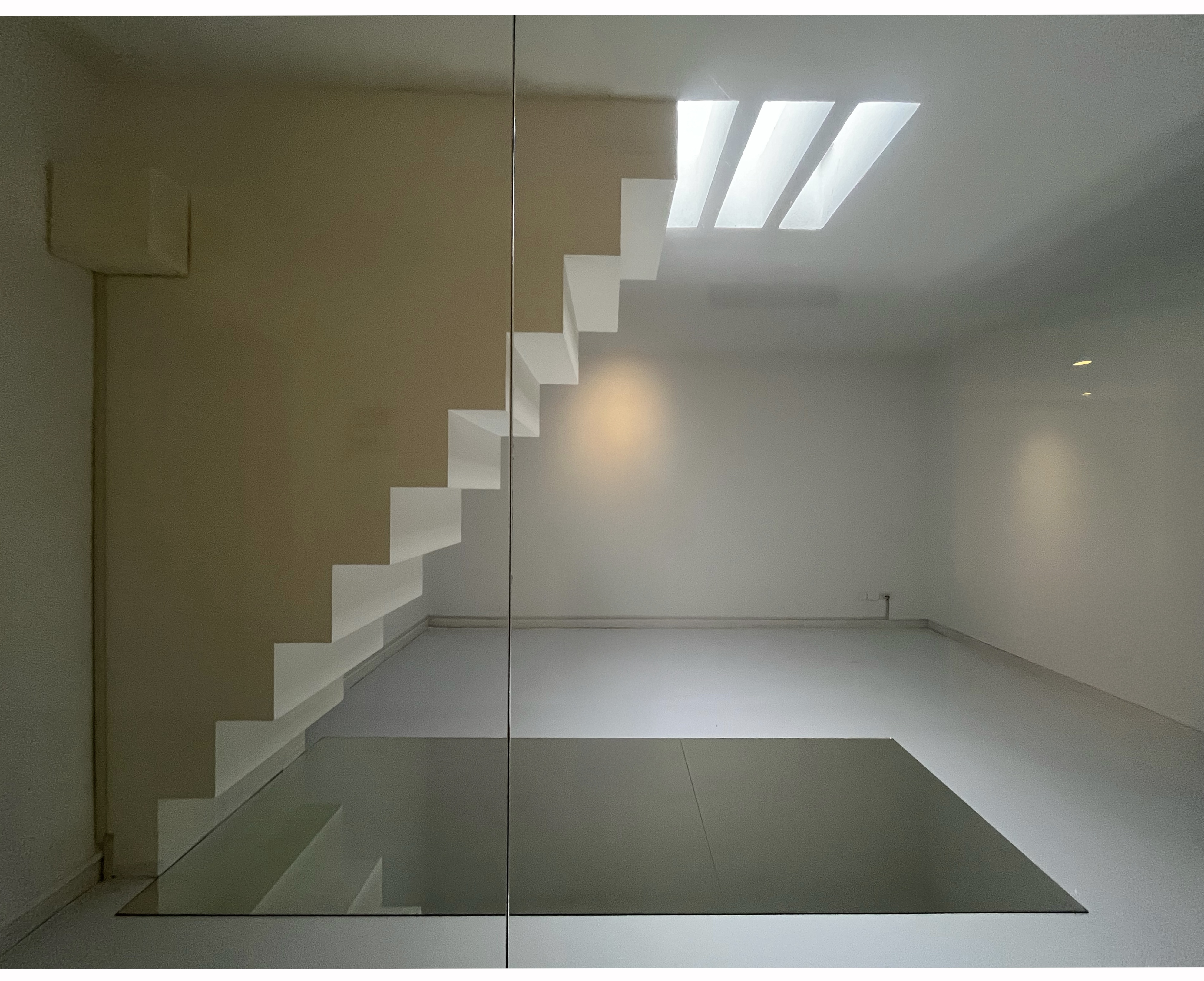 L'Irréversible – escalier et miroir